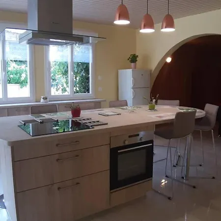 Au Coeur De La Nature Avec Ses Animaux Сasa de vacaciones Saint-Germain-du-Salembre